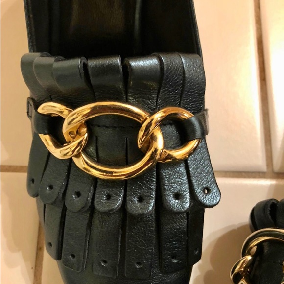 Moccasin leather heels in shiny crossgrain leather - Picture 2 of 3